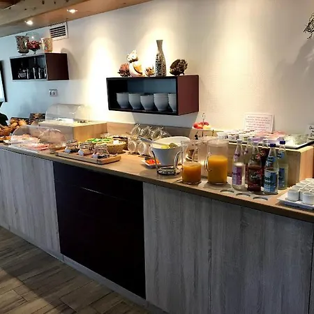 咖斯特豪夫维奇林酒店 招待所 2*